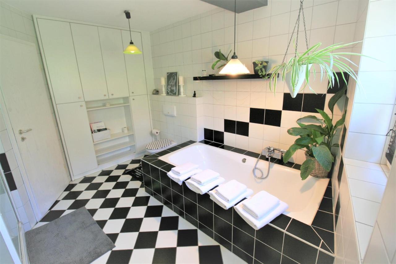 Zentrale Ferienwohnung „Treibholz“ Im Sonnenblumenhaus Flensburg Kültér fotó